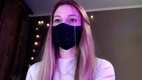 Lily online show from March 9, 2026, 5:06 pm