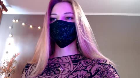 Snapshot of iris_lave chatting on April 25, 2026, 3:31 pm Lily online show from April 25, 2026, 3:31 pm