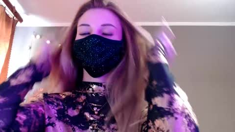 Snapshot of iris_lave chatting on April 26, 2026, 1:20 pm Lily online show from April 26, 2026, 1:20 pm