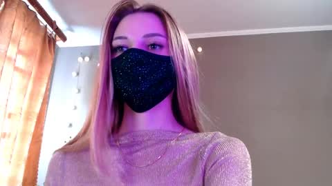Snapshot of iris_lave chatting on May 8, 2026, 1:27 pm Lily online show from May 8, 2026, 1:27 pm