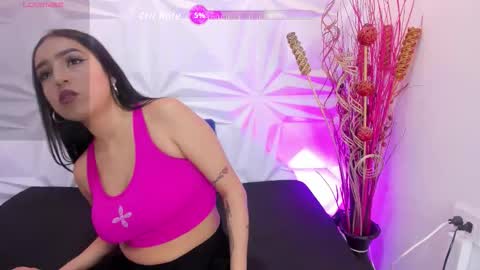 iris_rose_7 online show from December 1, 2025, 11:59 am