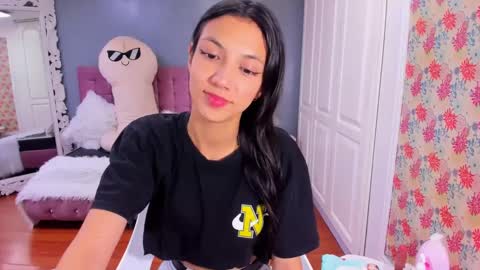 Snapshot of iris_stone_ chatting on December 6, 2024, 6:39 pm Iris online show from December 6, 2024, 6:39 pm