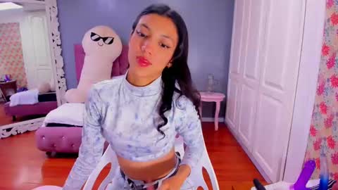 Snapshot of iris_stone_ chatting on January 15, 2025, 10:27 am Iris online show from January 15, 2025, 10:27 am