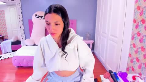 Snapshot of iris_stone_ chatting on January 17, 2025, 1:35 pm Iris online show from January 17, 2025, 1:35 pm