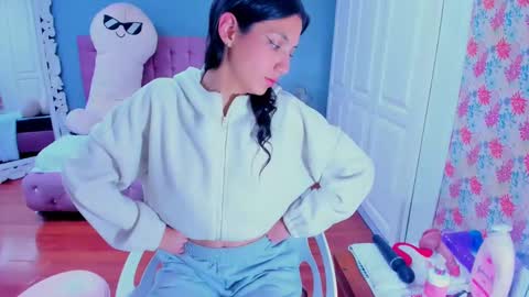 Snapshot of iris_stone_ chatting on January 17, 2025, 7:49 pm Iris online show from January 17, 2025, 7:49 pm