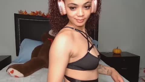 Iris  online show from November 1, 2025, 2:35 am