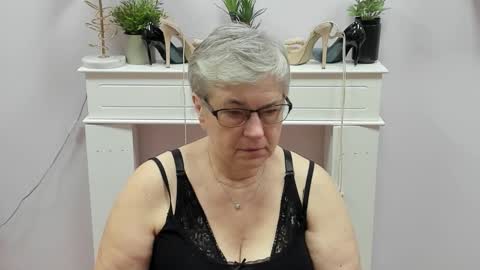 I R I S online show from December 15, 2025, 7:12 am