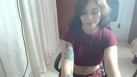 irisarellano_ online show from April 18, 2026, 7:07 pm