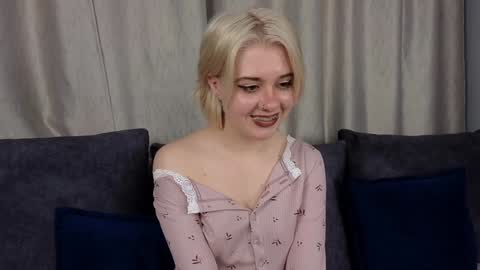 Snapshot of irisbarrington chatting on December 4, 2024, 5:22 pm Iris Day Maya night online show from December 4, 2024, 5:22 pm