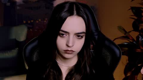 Iris online show from December 10, 2024, 7:32 pm