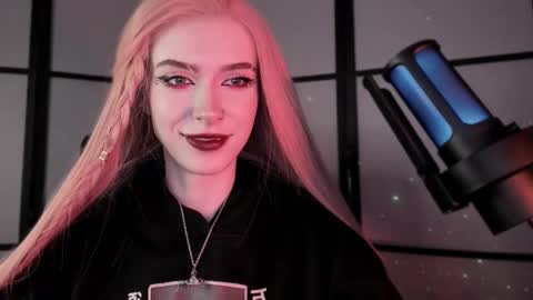 Miss Iris Fansly Miss Iris new inst.  online show from February 9, 2025, 8:33 am