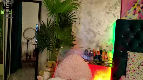 Iris online show from May 8, 2026, 8:14 pm
