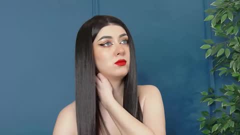 irissbell online show from December 16, 2025, 8:41 am