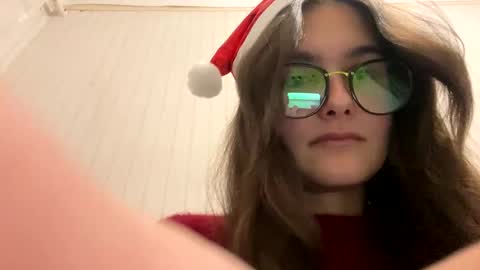 irisss31 online show from December 14, 2024, 5:03 pm