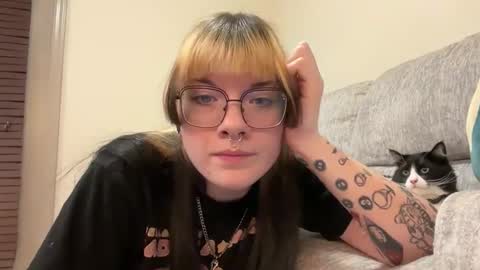 irissweets online show from March 17, 2026, 2:38 am