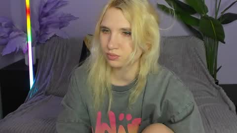 Snapshot of iron_adele chatting on April 8, 2026, 3:17 am Iron Adele online show from April 8, 2026, 3:17 am