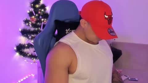 Iron online show from December 17, 2025, 11:22 pm