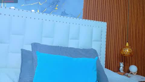 Sandy  online show from September 15, 2025, 12:27 pm