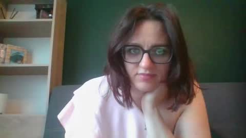 Paris online show from May 7, 2026, 5:35 am