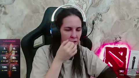 Irwi Tomboy online show from April 18, 2026, 7:58 pm