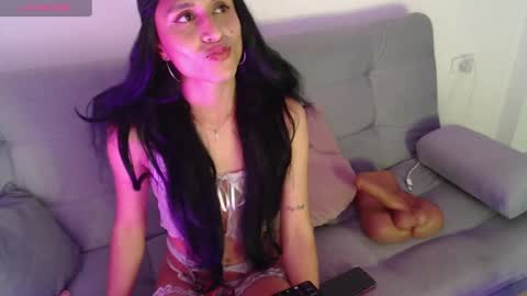 Isabella Hall online show from February 20, 2025, 2:40 am