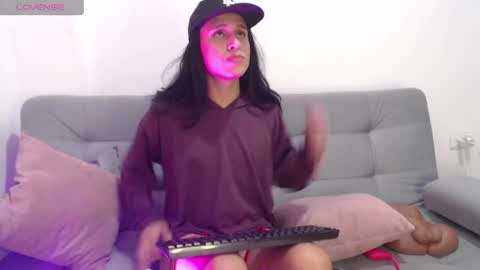 Isabella Hall online show from March 6, 2025, 11:53 pm