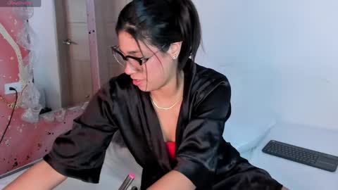 oIssaJonneso online show from April 16, 2026, 1:01 pm