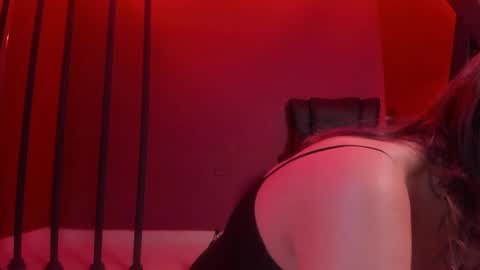 Isabella online show from March 6, 2025, 2:51 pm