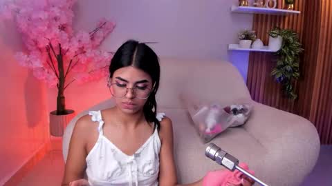    online show from November 30, 2025, 3:49 pm