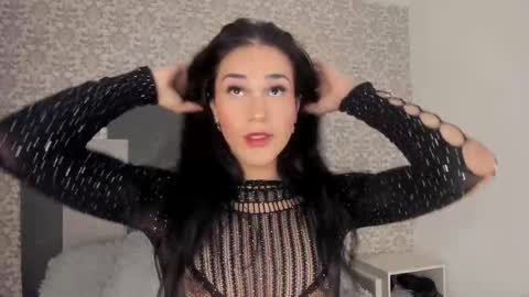 Isa  online show from September 10, 2025, 2:17 pm