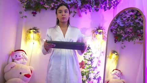 Isabella        online show from December 16, 2025, 8:58 pm