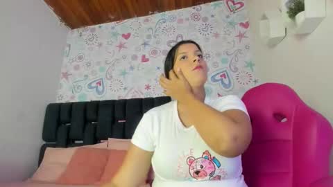 isa_rivas online show from December 2, 2025, 11:59 am