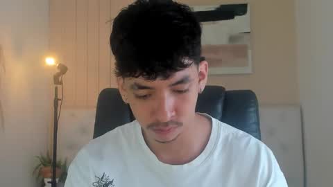 Snapshot of isaac_cryston chatting on November 7, 2025, 9:04 pm isaac_cryston online show from November 7, 2025, 9:04 pm