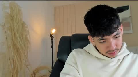 Snapshot of isaac_cryston chatting on November 14, 2025, 8:29 pm isaac_cryston online show from November 14, 2025, 8:29 pm