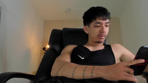 isaac_cryston online show from December 22, 2025, 8:06 pm