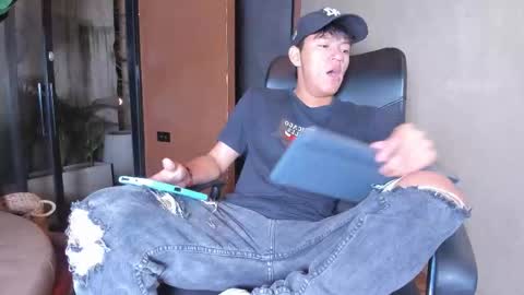 isaac_grimm online show from February 1, 2026, 3:16 am