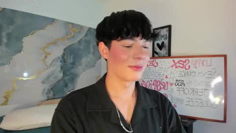 Isaac Kurtt online show from November 11, 2025, 7:58 pm