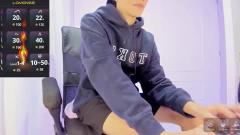 Snapshot of isaac_miler chatting on November 14, 2025, 8:51 pm isaac online show from November 14, 2025, 8:51 pm