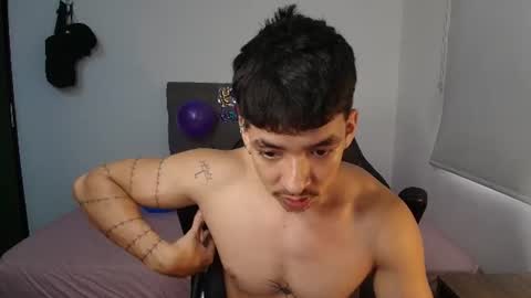 Snapshot of isaac_sttone01 chatting on June 8, 2026, 10:43 pm muscle isaac online show from June 8, 2026, 10:43 pm