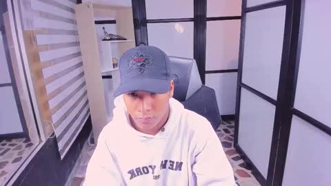 IsaacBlack  online show from October 14, 2025, 4:13 am