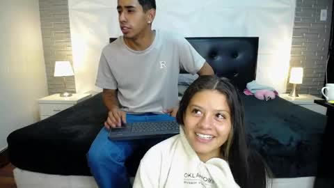isaak_salomee online show from June 9, 2026, 12:17 pm