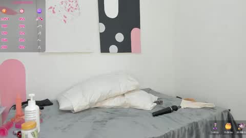 isabella online show from January 22, 2025, 1:53 pm