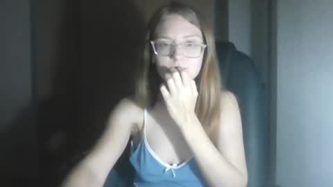 isabel_loveee online show from November 6, 2025, 8:32 pm