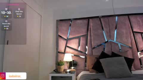 Isabel online show from January 28, 2025, 9:08 pm