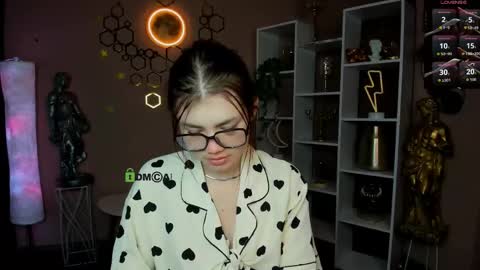 isabel online show from April 15, 2026, 8:20 pm