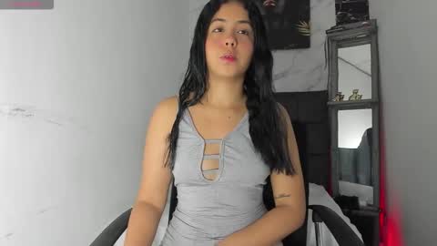 Snapshot of isabela_lux chatting on October 31, 2025, 7:48 pm Isabella online show from October 31, 2025, 7:48 pm