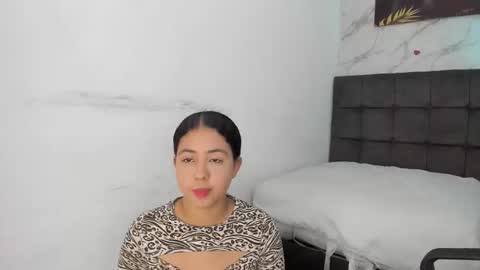 Snapshot of isabela_lux chatting on December 16, 2025, 7:19 pm Isabella online show from December 16, 2025, 7:19 pm