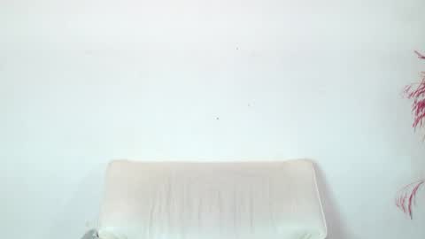 Isabella online show from April 12, 2026, 1:43 am