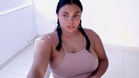 Snapshot of isabelateran chatting on May 12, 2026, 6:38 pm isabelateran online show from May 12, 2026, 6:38 pm