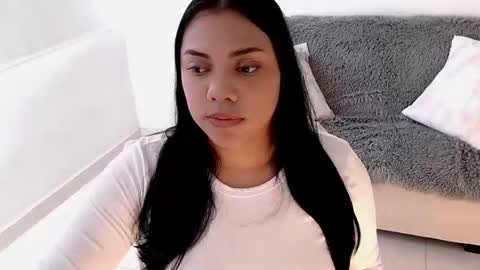 Snapshot of isabelateran chatting on June 23, 2026, 7:01 pm isabelateran online show from June 23, 2026, 7:01 pm